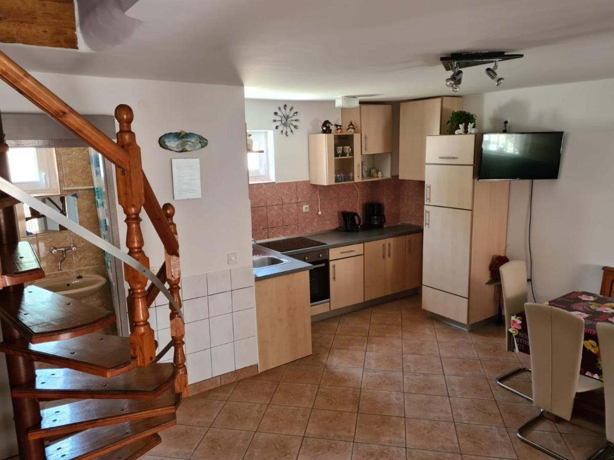 Apartments Tuka Near The Beach Вир Екстериор снимка