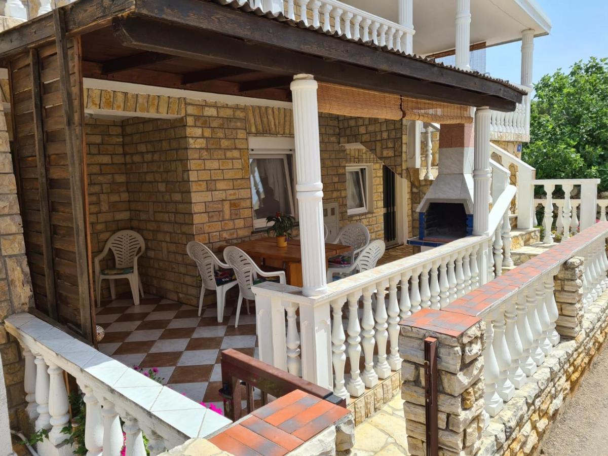 Apartments Tuka Near The Beach Вир Екстериор снимка